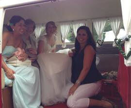 Brautgesellschaft in unserem gemieteten Hochzeitsbulli